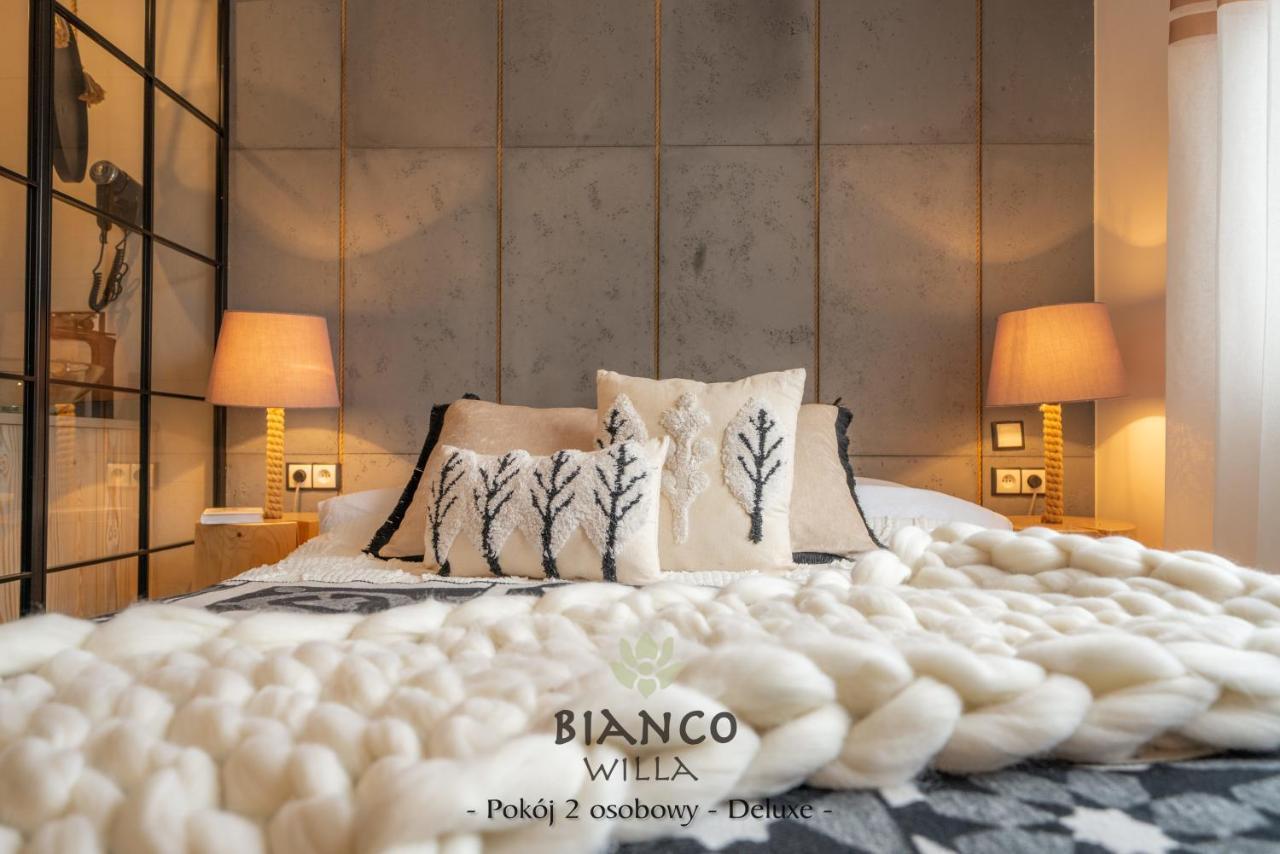 Bianco Homestay *